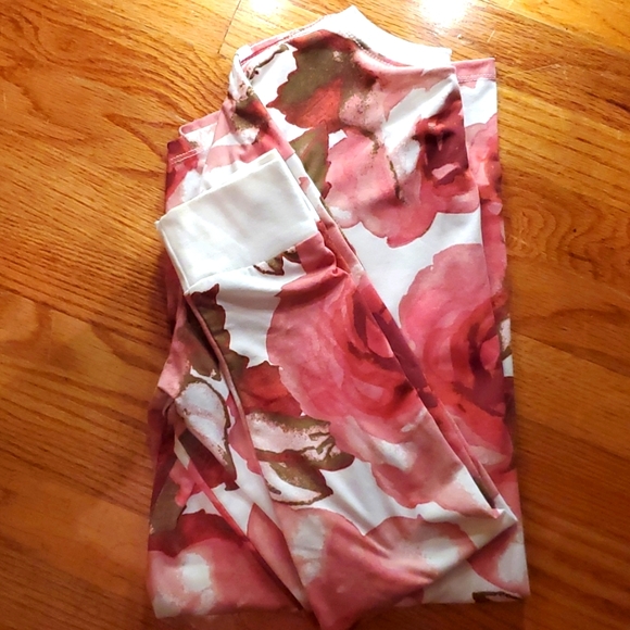 Lula Roe - Picture 5 of 5